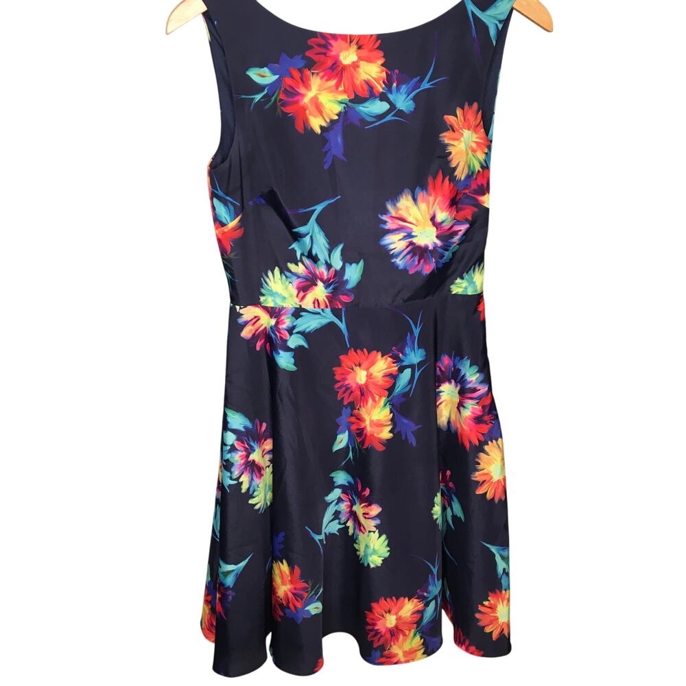 Betsey Johnson Dress Women's Size 2 A-Line V-Back Black Floral Sleeveless Lined